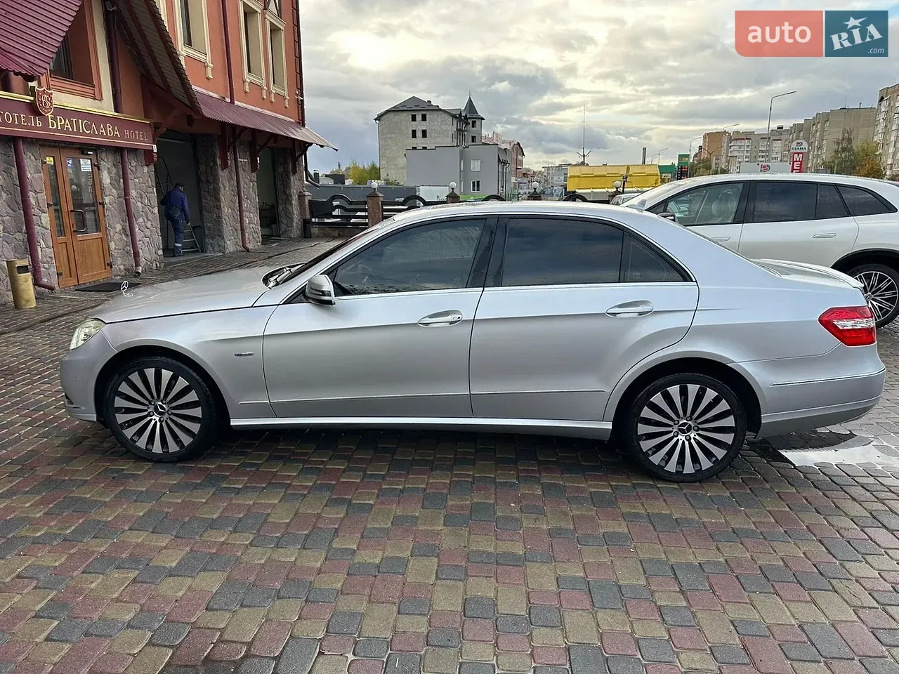 Mercedes-Benz E-Class 2011 photo 3
