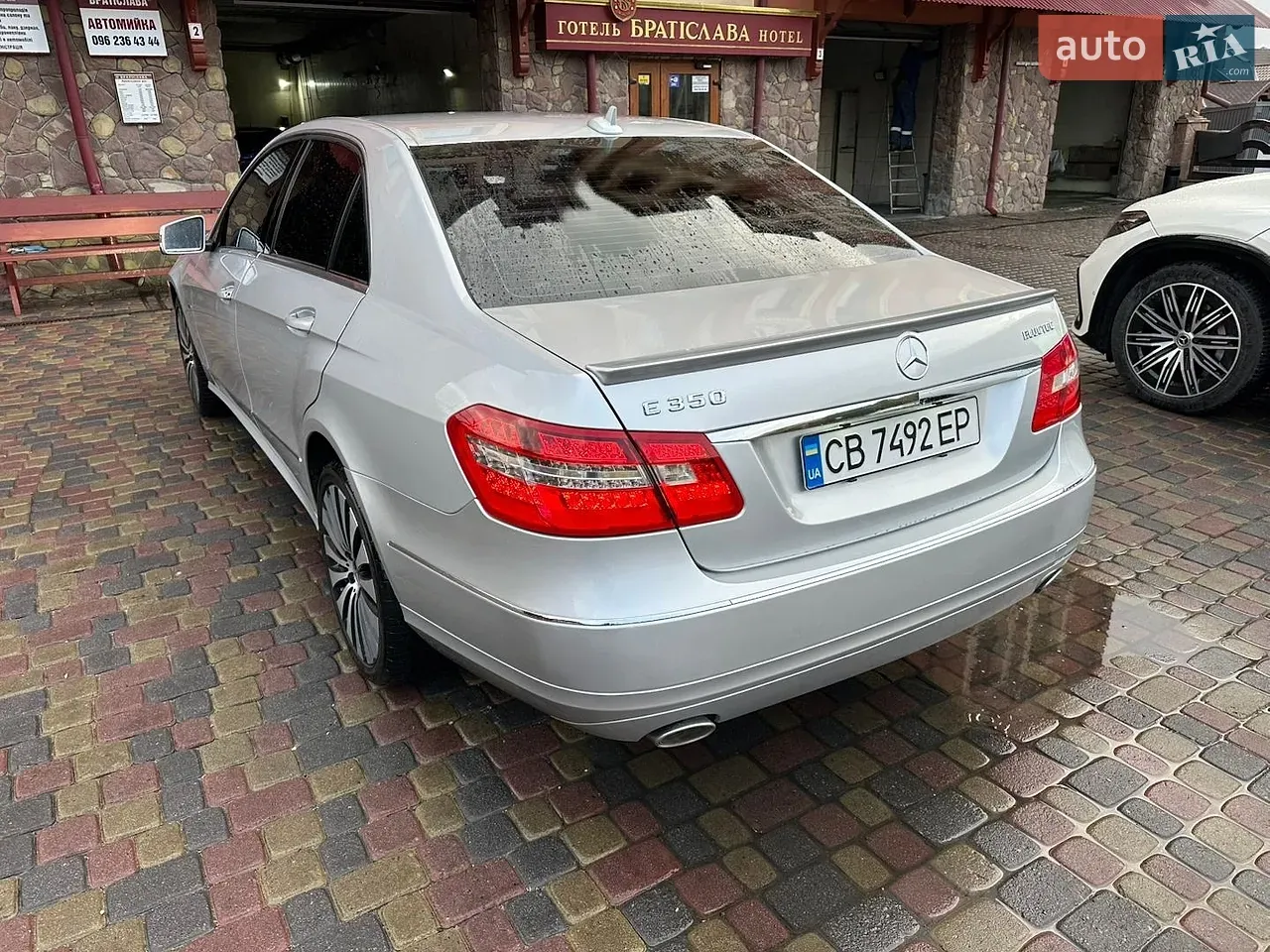 Mercedes-Benz E-Class 2011 photo 4