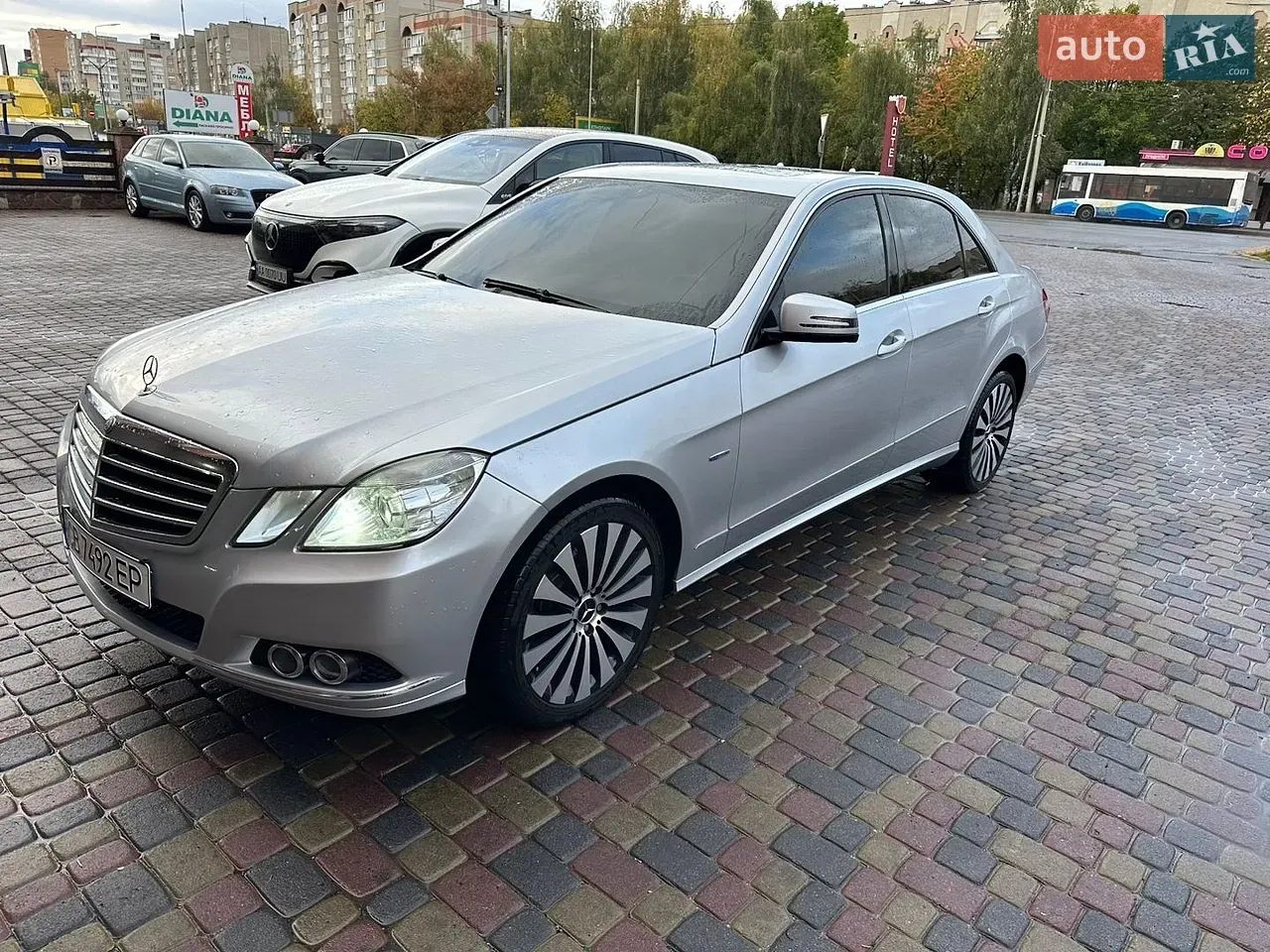 Mercedes-Benz E-Class 2011 photo 2
