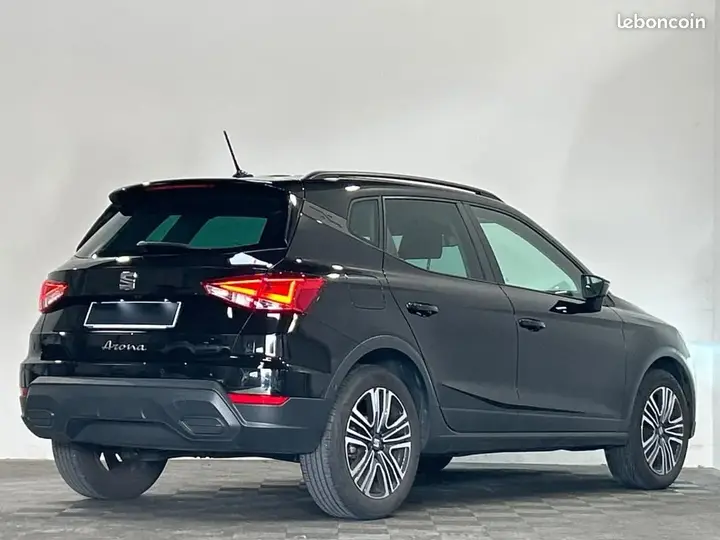 Seat Arona 2024 photo 3