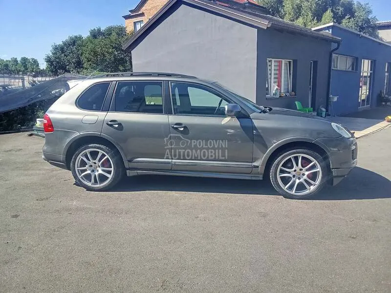 Porsche Cayenne 2009 photo 2