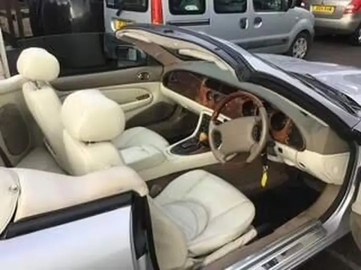 Jaguar Xk8 2004 photo 4