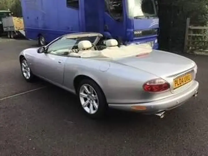 Jaguar Xk8 2004 photo 5