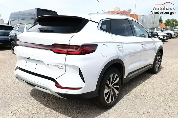 BYD Seal U 2026 photo 3