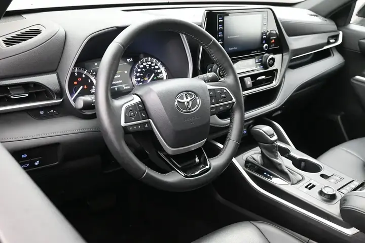 Toyota Highlander 2022 photo 5