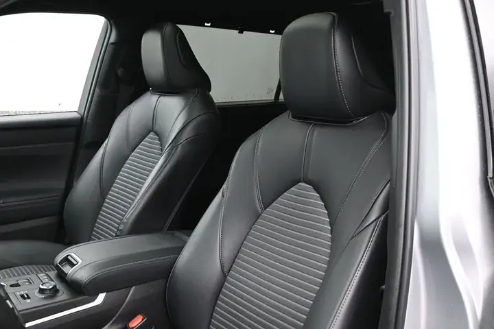 Toyota Highlander 2022 photo 4