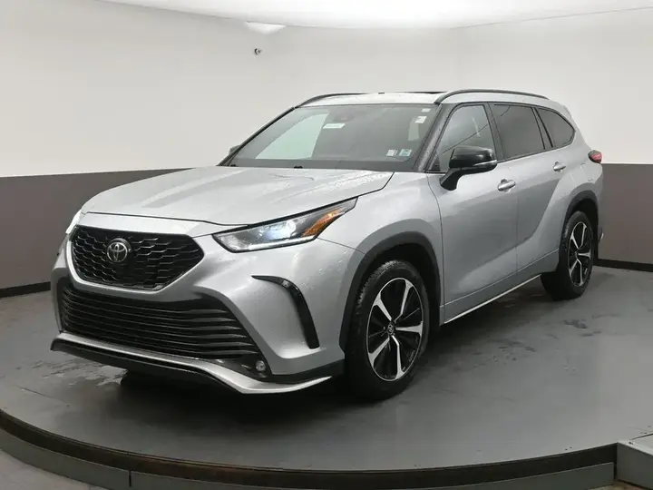 Toyota Highlander 2022 photo 3