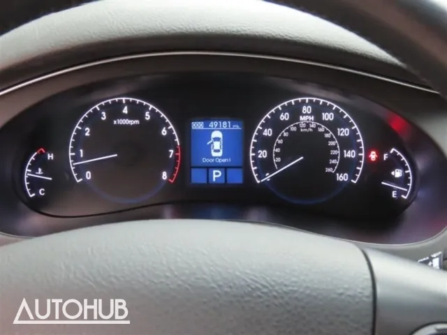 Hyundai Genesis 2012 photo 5