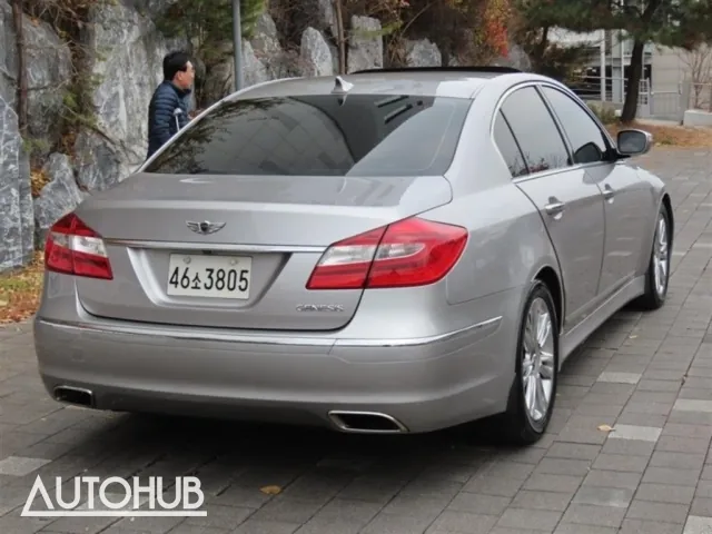 Hyundai Genesis 2012 photo 3