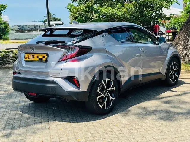 Toyota C-Hr 2018 photo 2