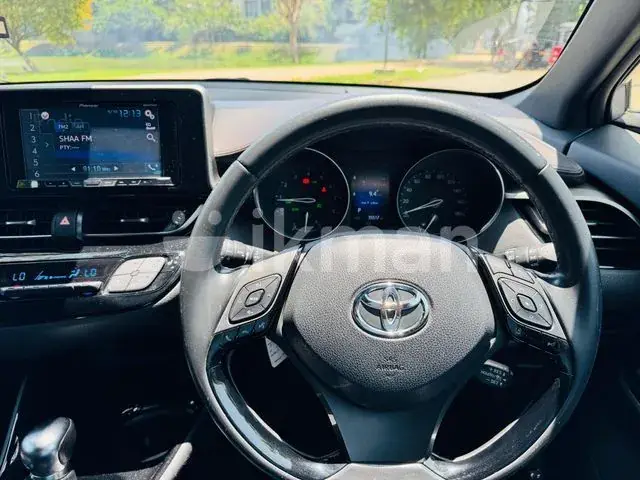 Toyota C-Hr 2018 photo 5