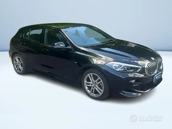 BMW 1 Series 2024 photo 3