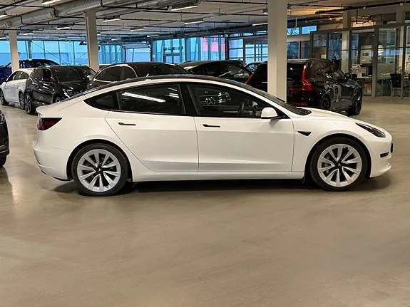 Tesla Model 3 2022 photo 4