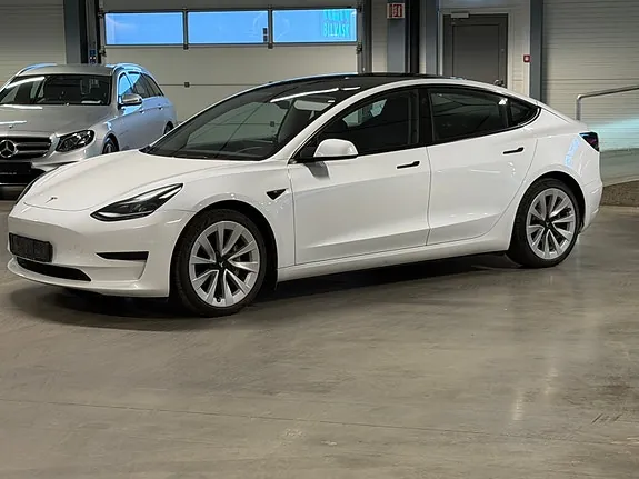Tesla Model 3 2022 photo 3