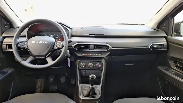 Dacia Sandero 2025 photo 3