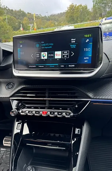Peugeot 208 2022 photo 5