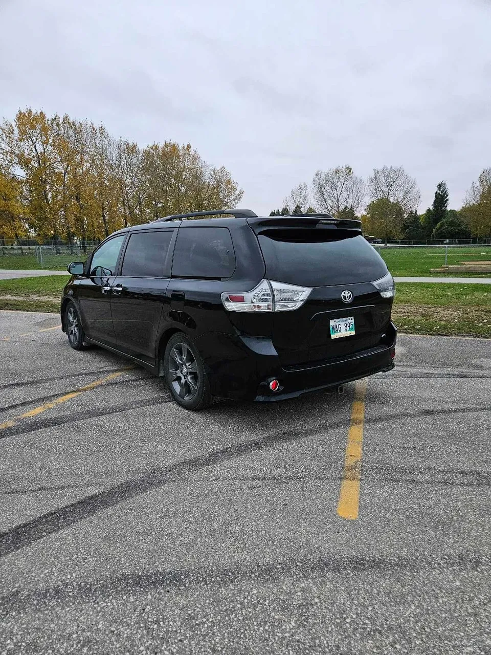 Toyota Sienna 2015 photo 3