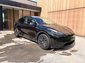 Tesla Model Y 2022 photo 2