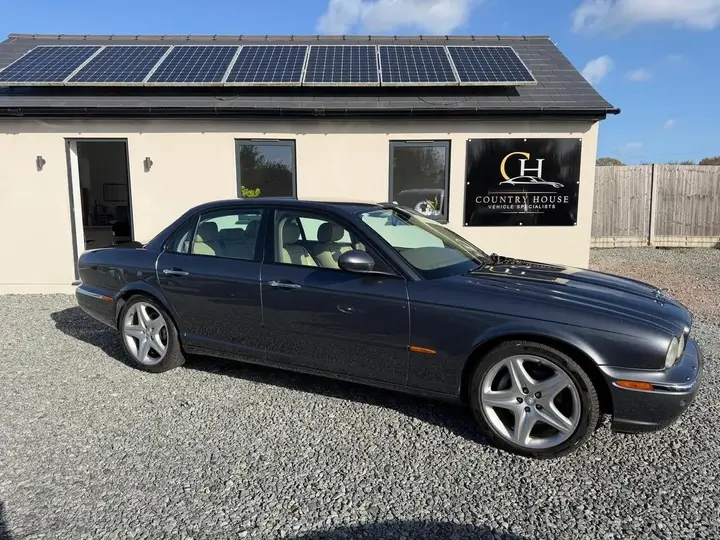 Jaguar Xj6