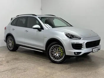 Porsche Cayenne 2015 photo 2