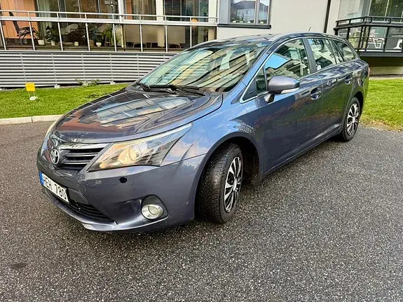 Toyota Avensis 2012 photo 5