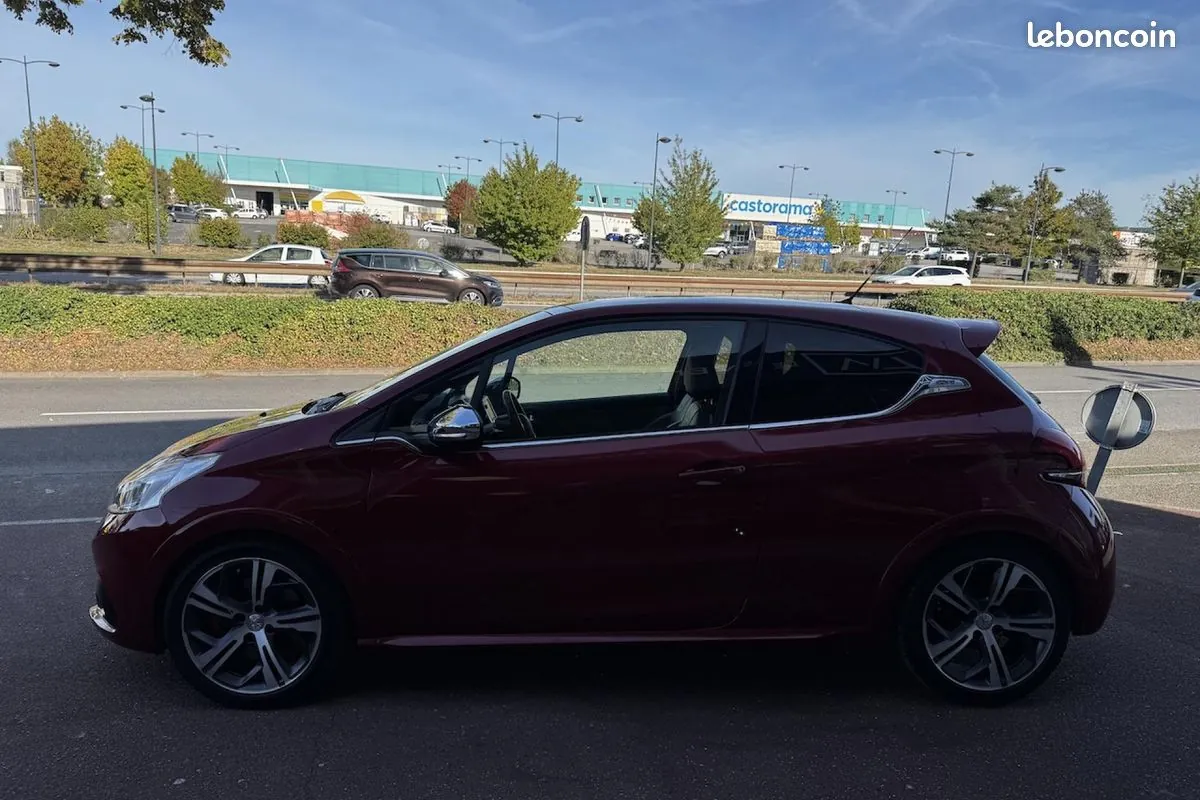 Peugeot 208 2017 photo 4