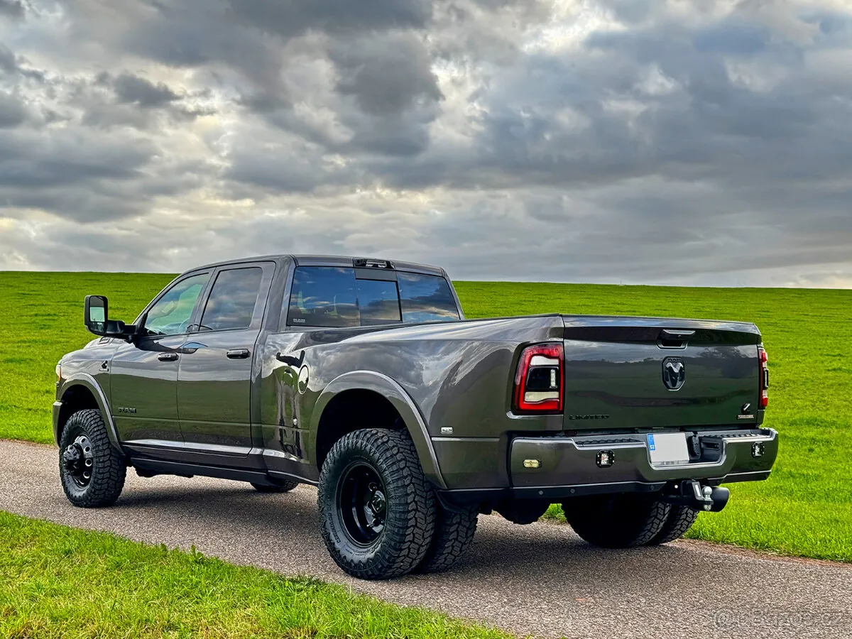 Dodge Ram 3500 2021 photo 3
