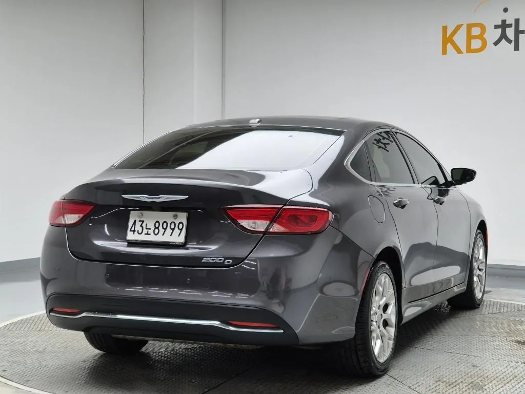 Chrysler 200 2015 photo 3