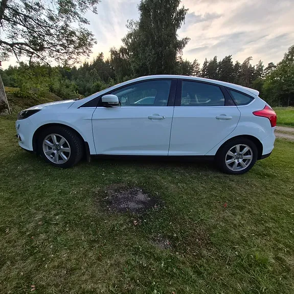 Ford Focus 2014 photo 2