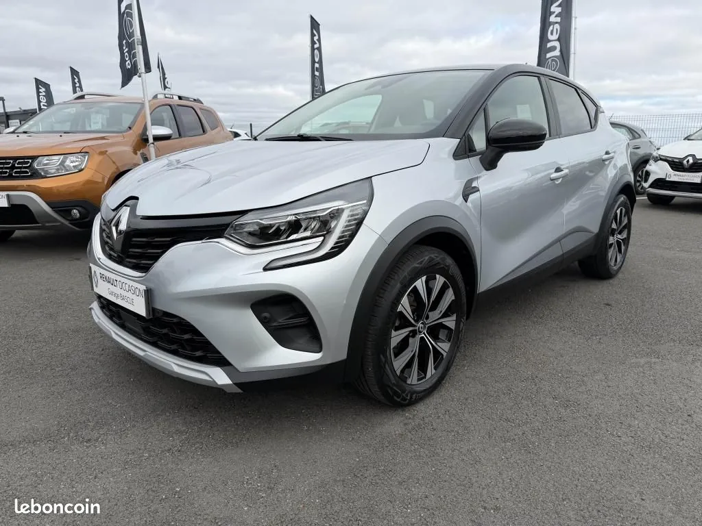Renault Captur 2023 photo 2