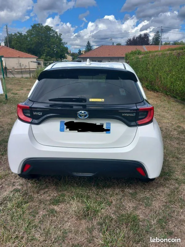 Toyota Yaris 2021 photo 2