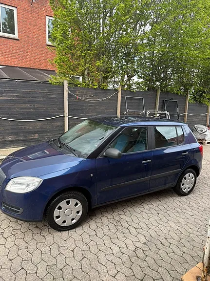 Skoda Fabia 2008 photo 2