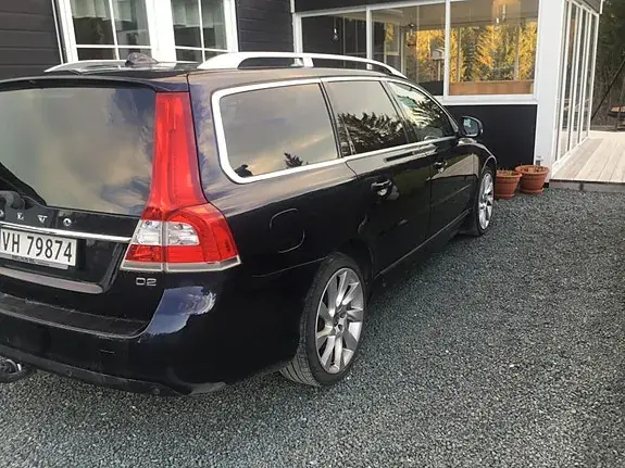 Volvo V70 2016 photo 2