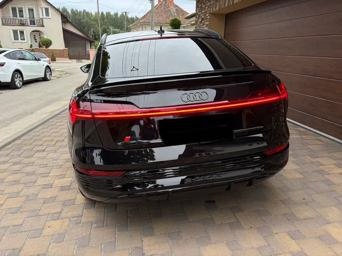 Audi Q8 E-Tron 2023 photo 2