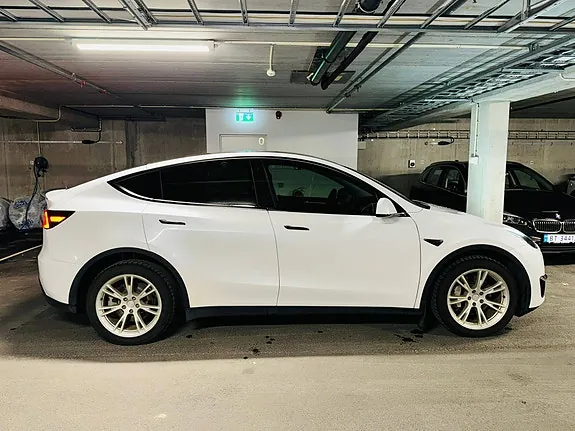 Tesla Model Y 2022 photo 4