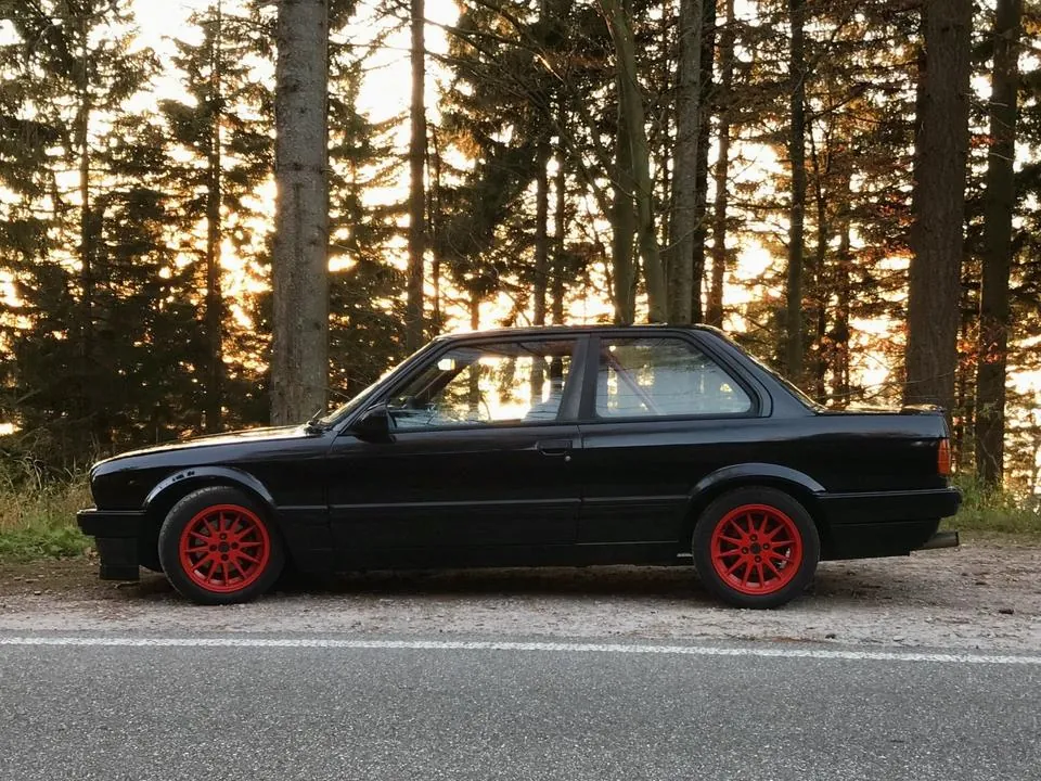 BMW E30