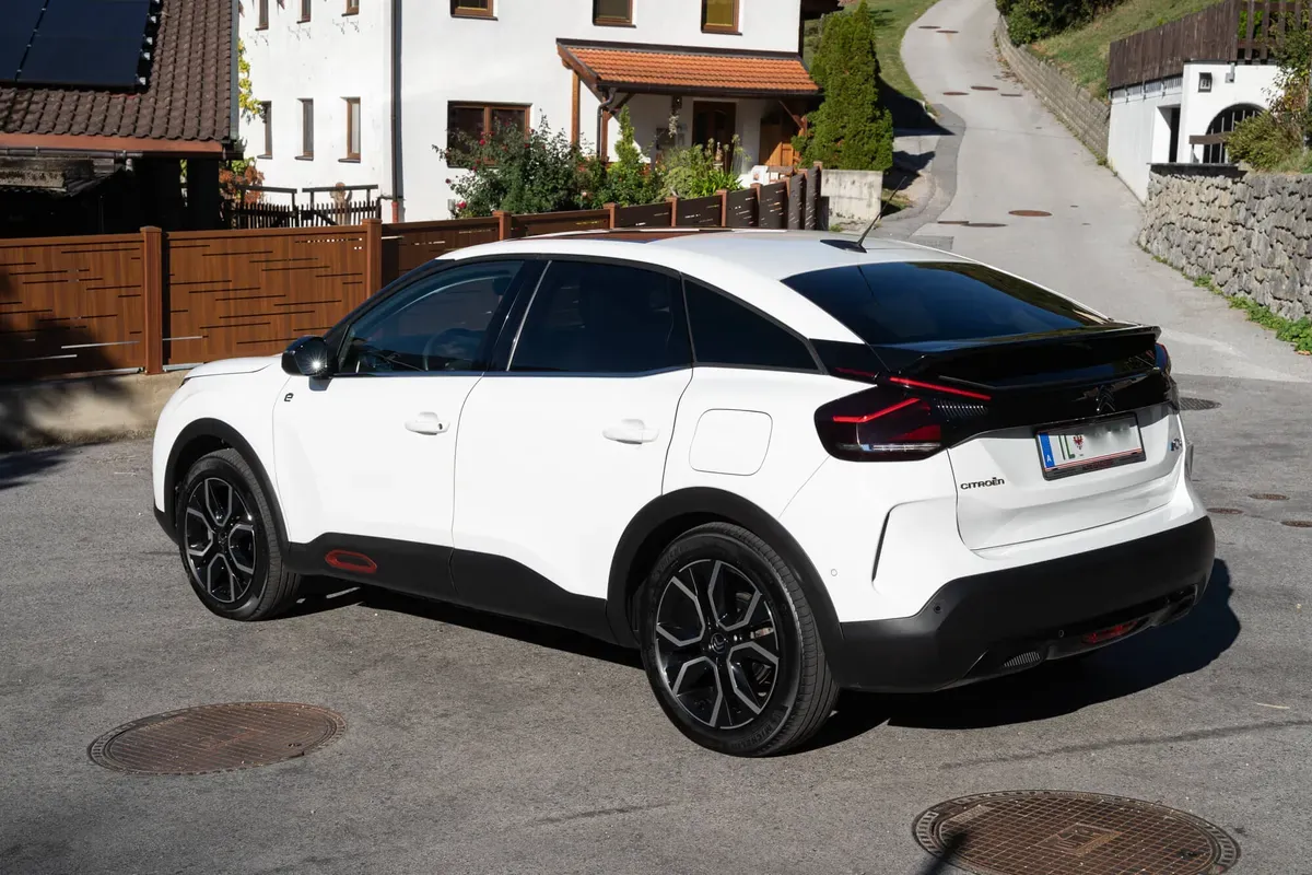 Citroen C4 2022 photo 2