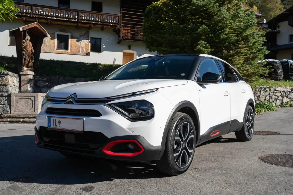 Citroen C4 2022 photo 3