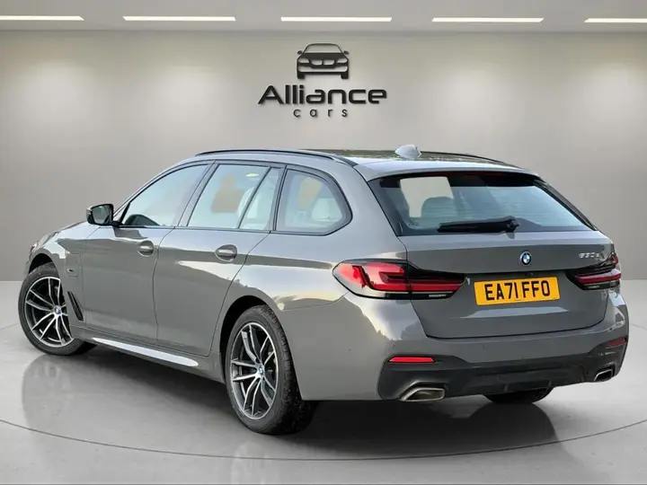 BMW 5 Series 2021 photo 3