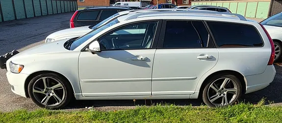Volvo V50 2012 photo 2