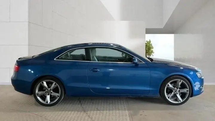 Audi A5 2009 photo 5