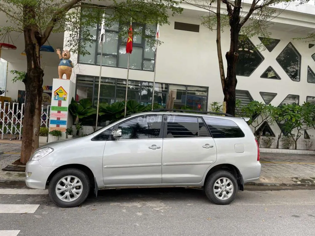 Toyota Innova 2006 photo 2