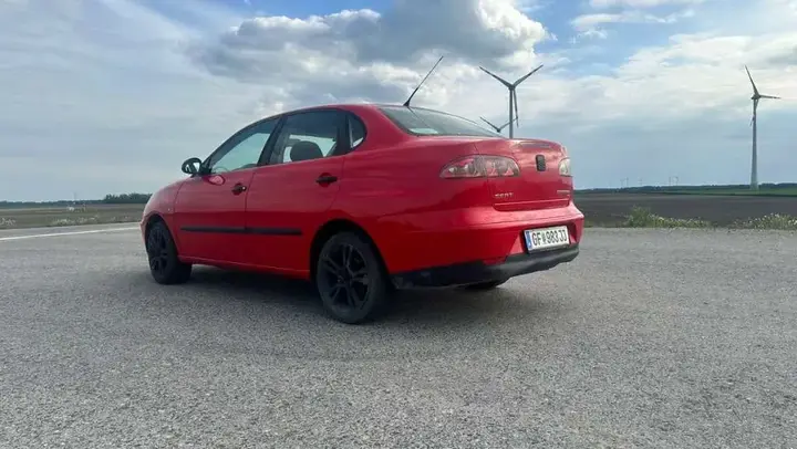 Seat Cordoba 2004 photo 3