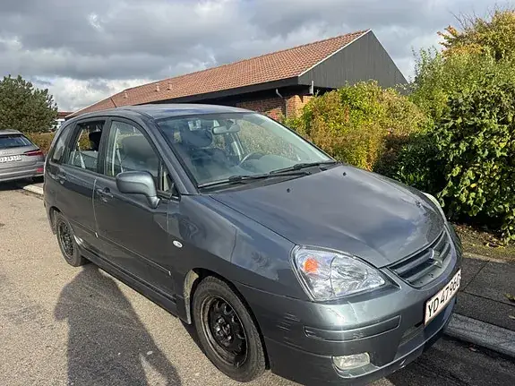 Suzuki Liana 2006 photo 2