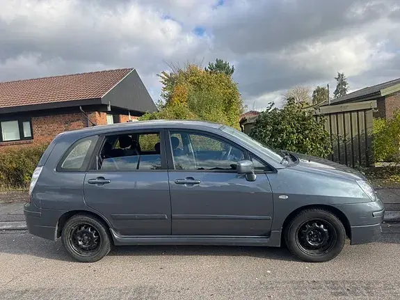 Suzuki Liana 2006 photo 3