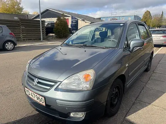 Suzuki Liana