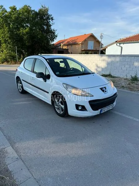 Peugeot 207 2010 photo 4