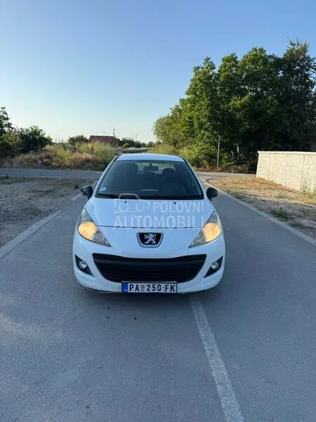 Peugeot 207 2010 photo 3