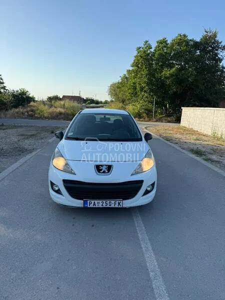Peugeot 207 2010 photo 2