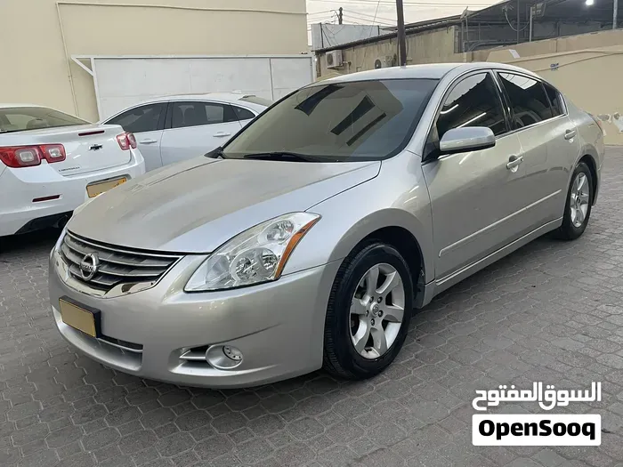 Nissan Altima 2010 photo 2